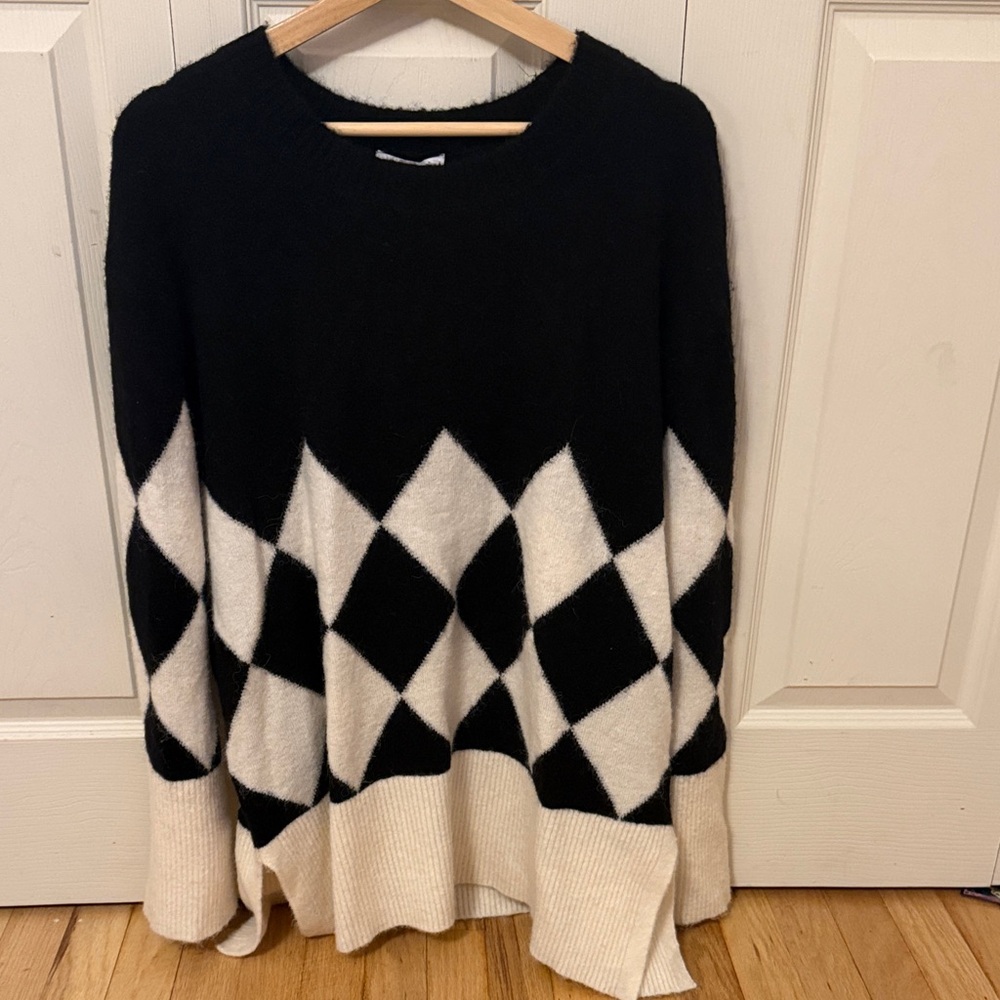NWT & Other Stories Black and Cream Diamond oversized Sweater size large